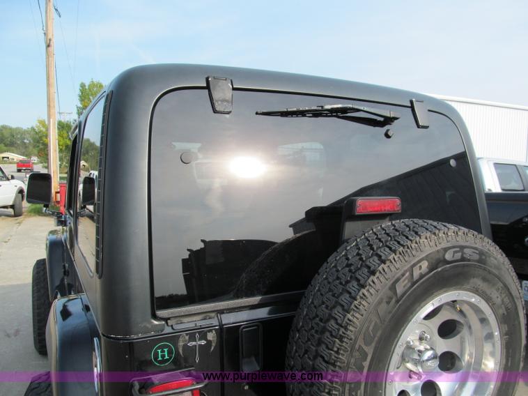 image for item E2183 2000 Jeep Wrangler Sahara SUV