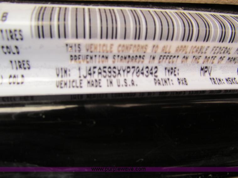 image for item E2183 2000 Jeep Wrangler Sahara SUV