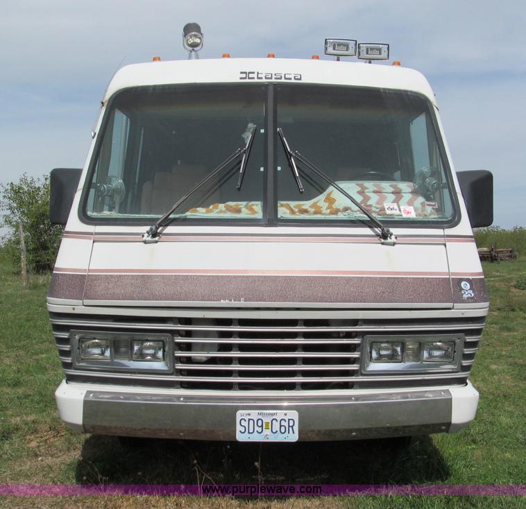 image for item E2192 1985 Chevrolet P30 Wind Cruiser motorhome RV