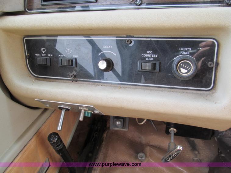 image for item E2192 1985 Chevrolet P30 Wind Cruiser motorhome RV