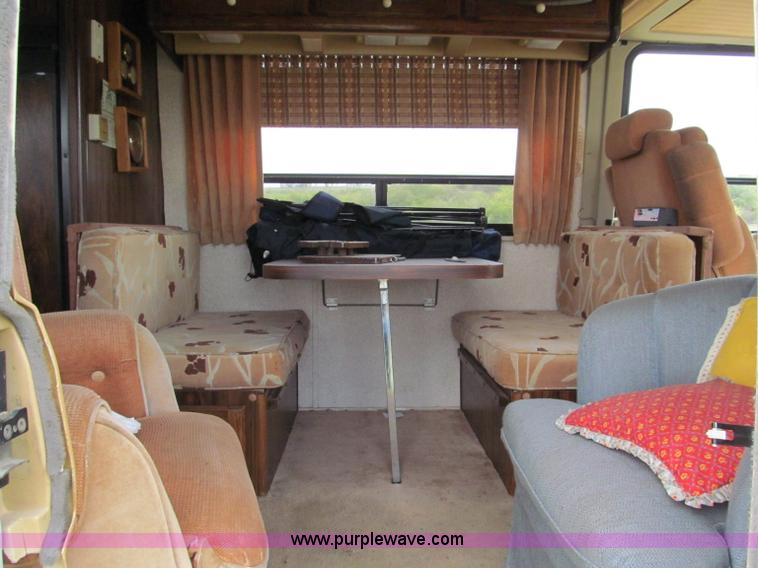 image for item E2192 1985 Chevrolet P30 Wind Cruiser motorhome RV