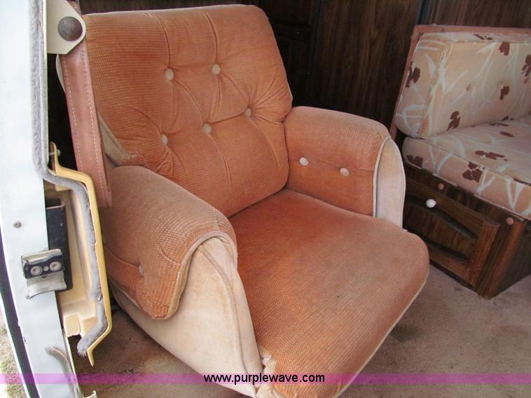 image for item E2192 1985 Chevrolet P30 Wind Cruiser motorhome RV