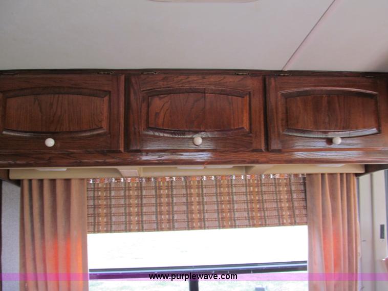 image for item E2192 1985 Chevrolet P30 Wind Cruiser motorhome RV