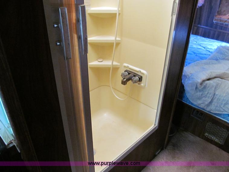 image for item E2192 1985 Chevrolet P30 Wind Cruiser motorhome RV