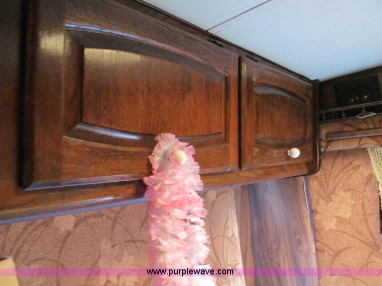 image for item E2192 1985 Chevrolet P30 Wind Cruiser motorhome RV