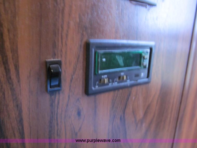 image for item E2192 1985 Chevrolet P30 Wind Cruiser motorhome RV