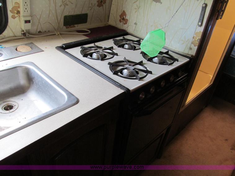 image for item E2192 1985 Chevrolet P30 Wind Cruiser motorhome RV