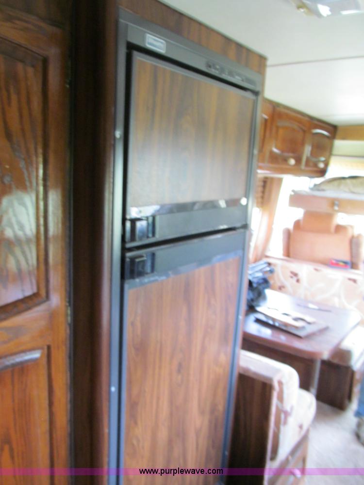 image for item E2192 1985 Chevrolet P30 Wind Cruiser motorhome RV