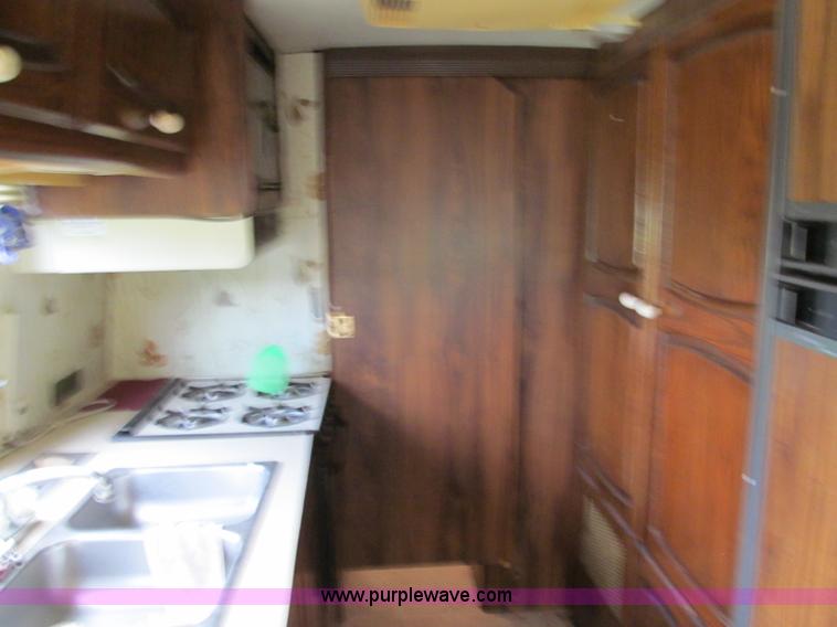 image for item E2192 1985 Chevrolet P30 Wind Cruiser motorhome RV