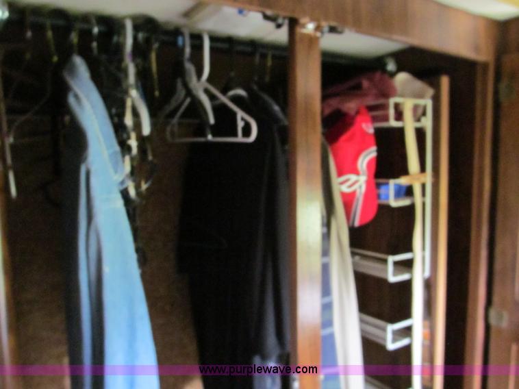 image for item E2192 1985 Chevrolet P30 Wind Cruiser motorhome RV