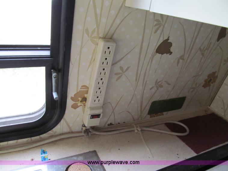 image for item E2192 1985 Chevrolet P30 Wind Cruiser motorhome RV