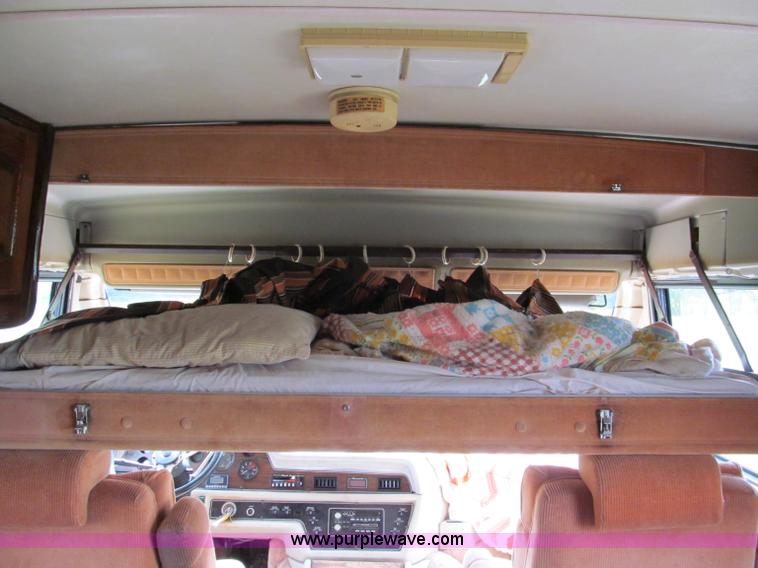 image for item E2192 1985 Chevrolet P30 Wind Cruiser motorhome RV