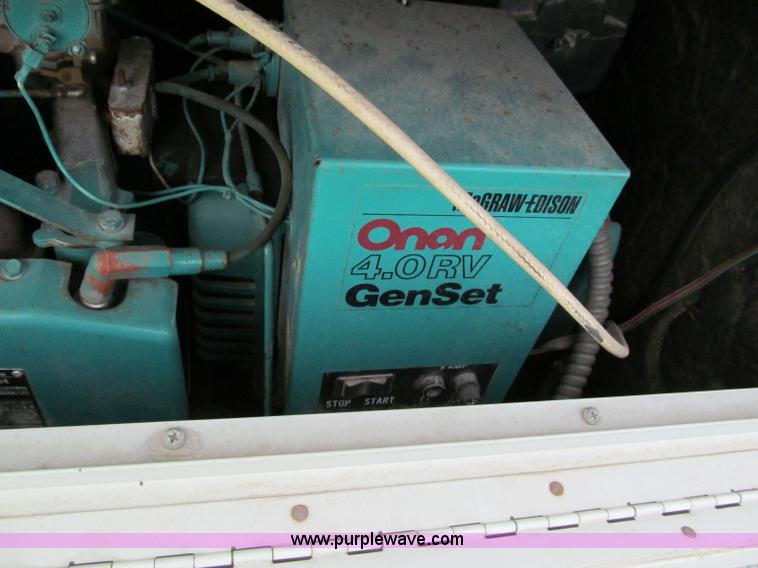 image for item E2192 1985 Chevrolet P30 Wind Cruiser motorhome RV