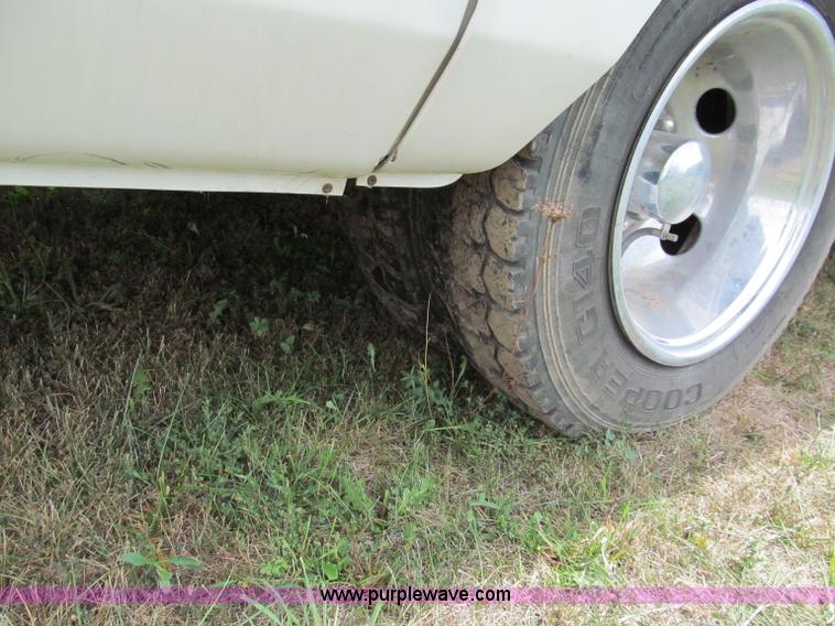 image for item E2192 1985 Chevrolet P30 Wind Cruiser motorhome RV