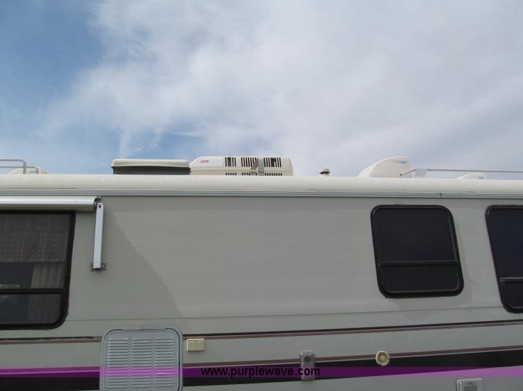 image for item E2192 1985 Chevrolet P30 Wind Cruiser motorhome RV