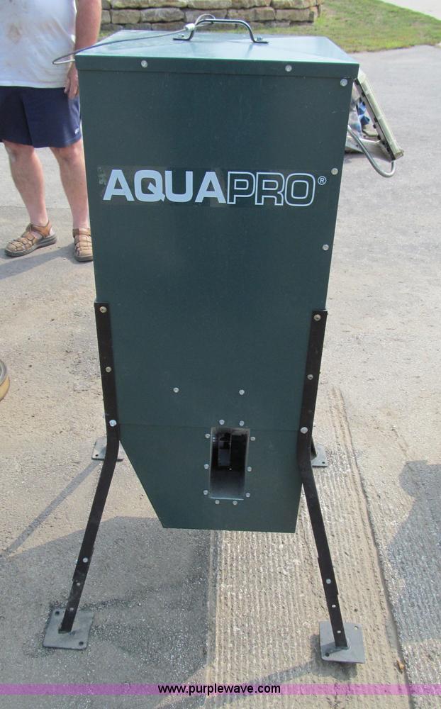 image for item E2204 Aqua Pro automatic fish feeder