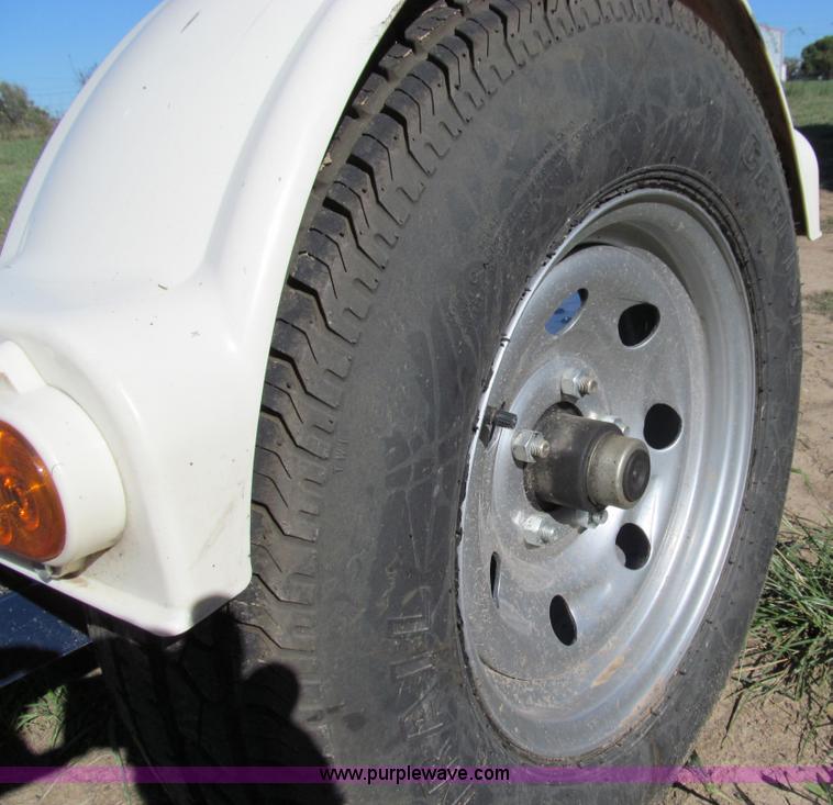 image for item E3513 2010 Master Tow car dolly