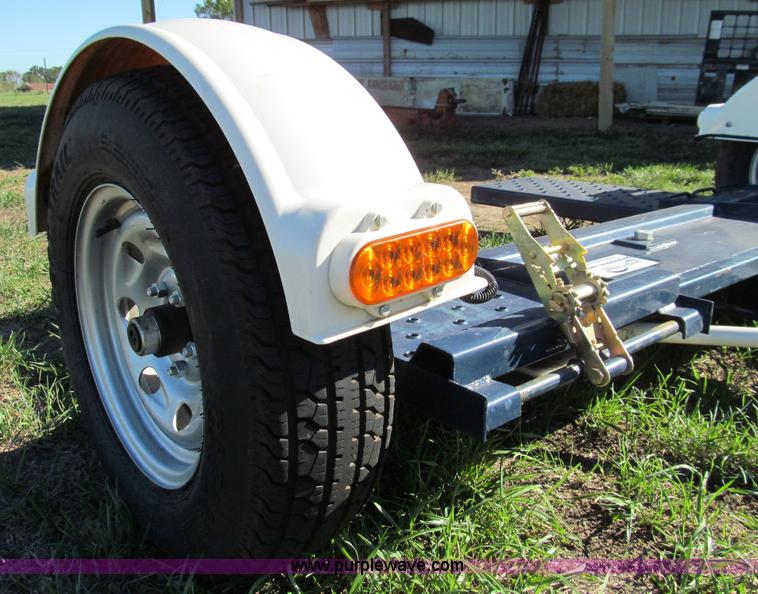 image for item E3513 2010 Master Tow car dolly