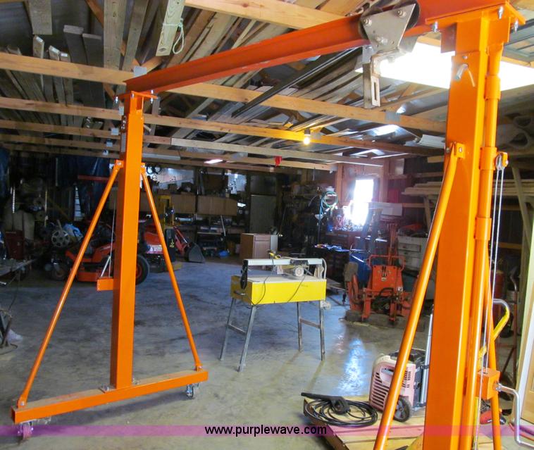 image for item E3514 Grantry hoist