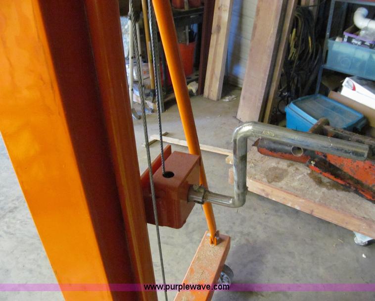 image for item E3514 Grantry hoist
