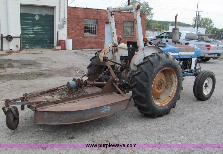 image for item E5512 1981 Ford 3610 tractor