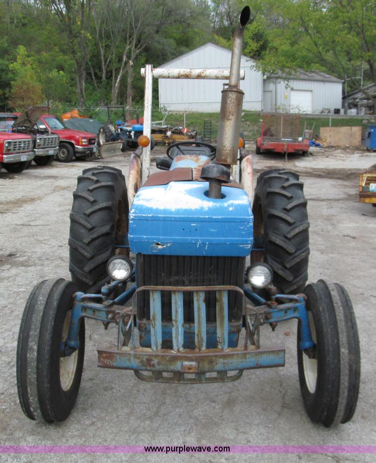 image for item E5512 1981 Ford 3610 tractor