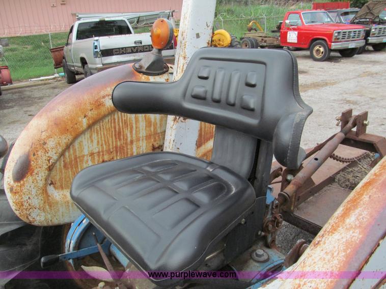 image for item E5512 1981 Ford 3610 tractor