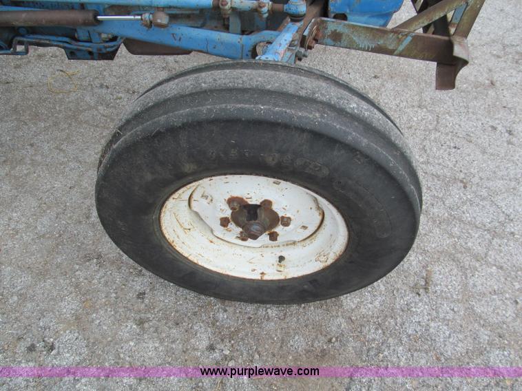 image for item E5512 1981 Ford 3610 tractor