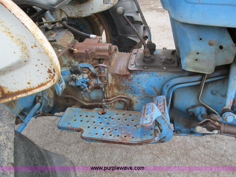 image for item E5512 1981 Ford 3610 tractor