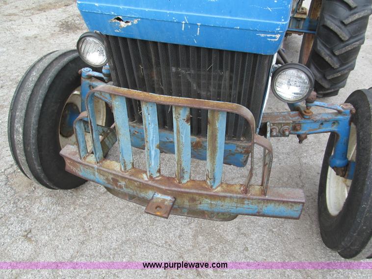 image for item E5512 1981 Ford 3610 tractor