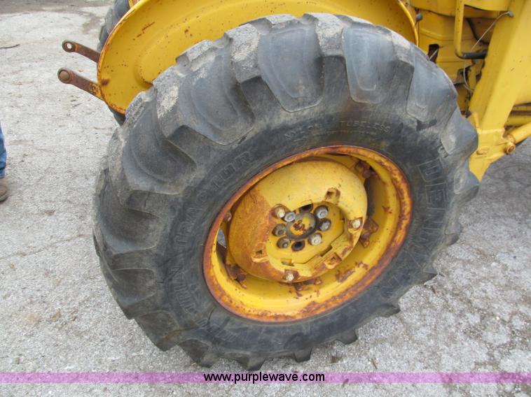 1975 Ford 335 industrial tractor in Kansas City, MO | Item E5514 sold