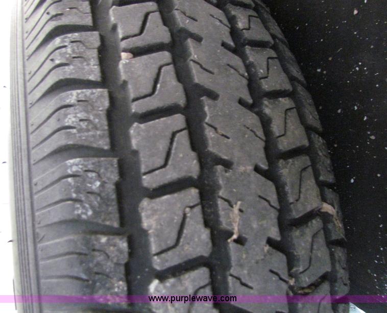 image for item E8036 2009 Haulmark 14' enclosed trailer