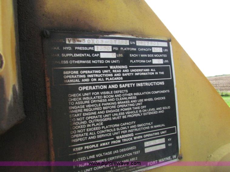 image for item E8047 1984 Ford F700 bucket truck