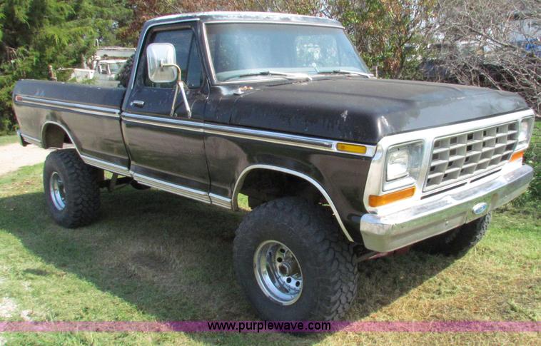 image for item E8048 1977 Ford F150 pickup truck