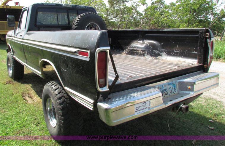 image for item E8048 1977 Ford F150 pickup truck