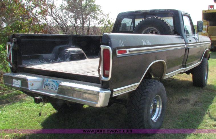 image for item E8048 1977 Ford F150 pickup truck