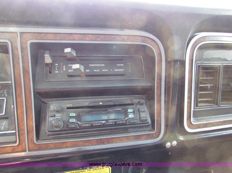 image for item E8048 1977 Ford F150 pickup truck