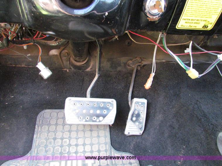 image for item E8048 1977 Ford F150 pickup truck