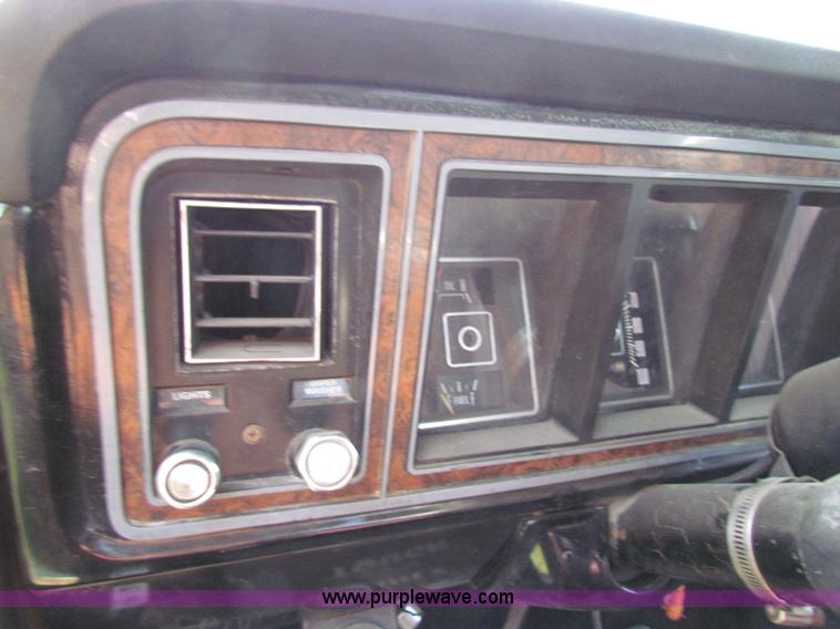 image for item E8048 1977 Ford F150 pickup truck