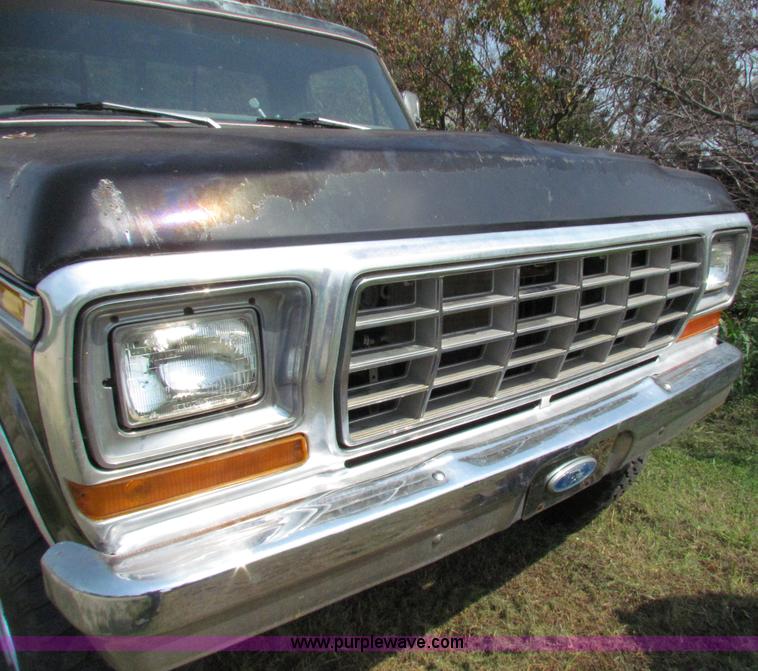 image for item E8048 1977 Ford F150 pickup truck