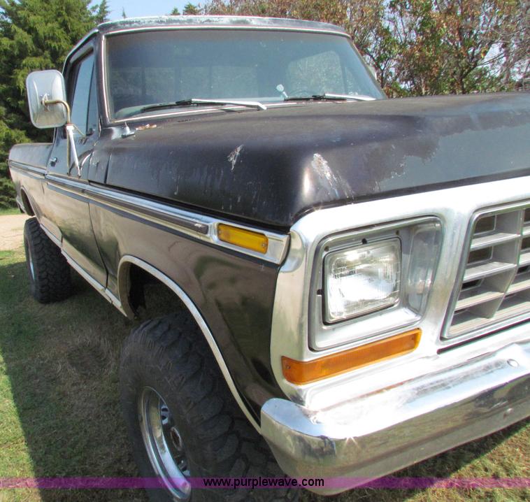 image for item E8048 1977 Ford F150 pickup truck
