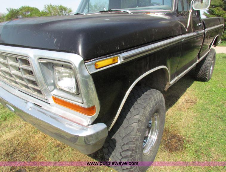 image for item E8048 1977 Ford F150 pickup truck