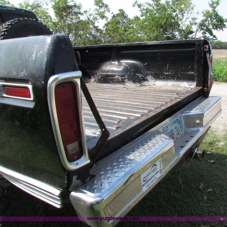 image for item E8048 1977 Ford F150 pickup truck