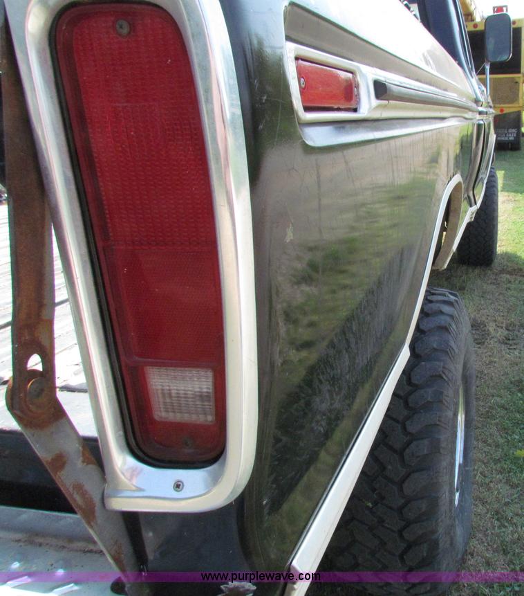 image for item E8048 1977 Ford F150 pickup truck
