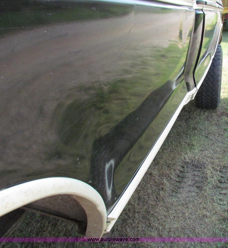 image for item E8048 1977 Ford F150 pickup truck