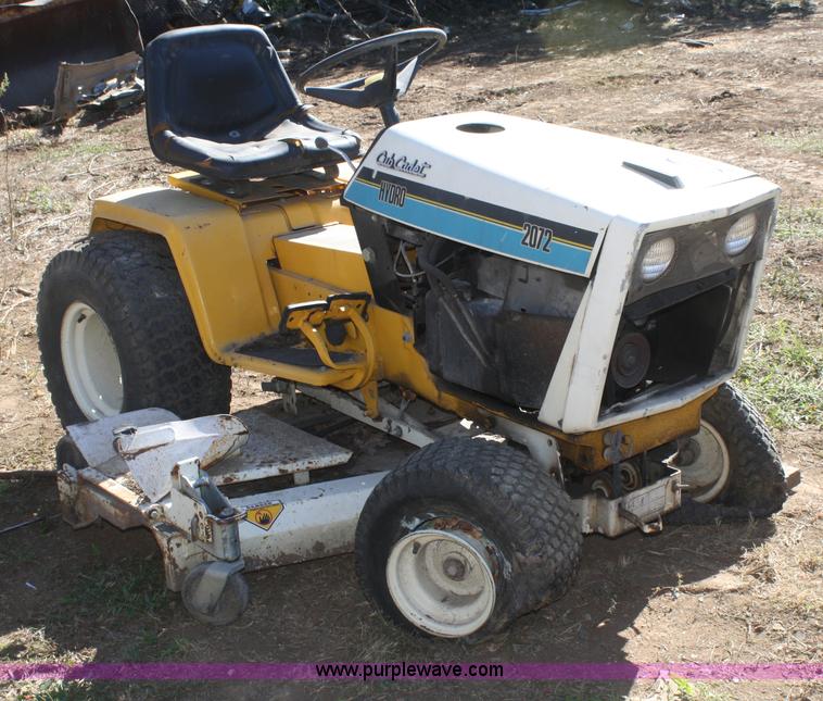 image for item F2593 Cub Cadet 2072 lawn mower