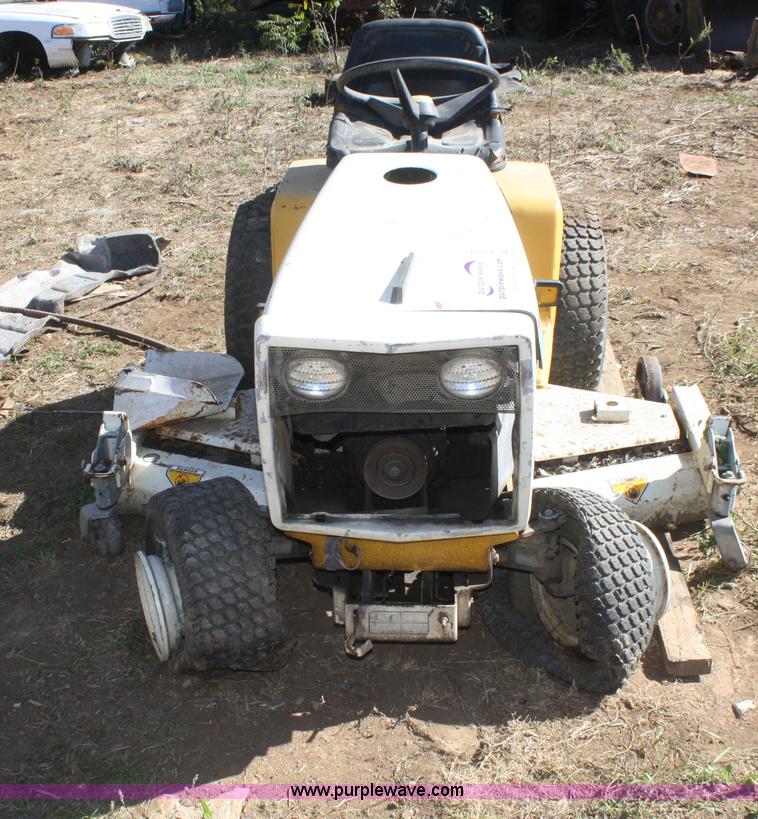 image for item F2593 Cub Cadet 2072 lawn mower