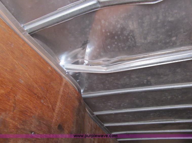 image for item F3043 Swift Company semi box trailer