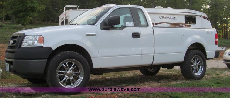 image for item F4583 2006 Ford F150 pickup truck