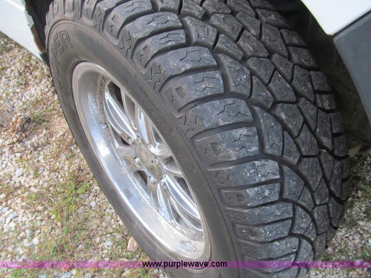 image for item F4583 2006 Ford F150 pickup truck